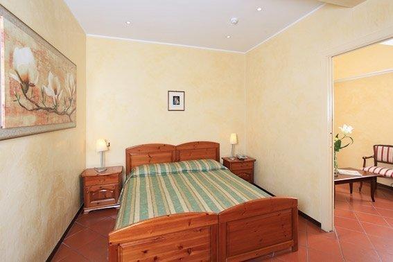 Junior Suite Doble/Habitación Twin vista Claustro  Casa di Santa Francesca Romana Roma Junior Suite Doble/Habitación Twin vista Claustro  Casa di Santa Francesca Romana Roma